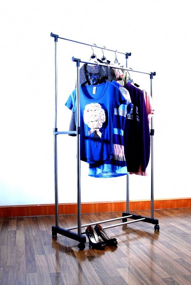 Vešiak na šaty – dvojposchodový s nastaviteľnou výškou