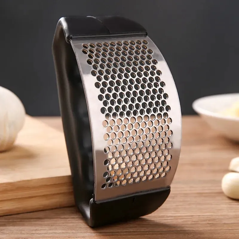Ručný lis strúhadlo na cesnak parmezán muškátový oriešok
