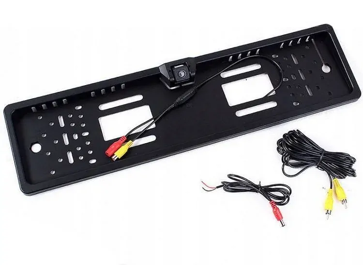 Cúvacia kamera v rámčeku ŠPZ