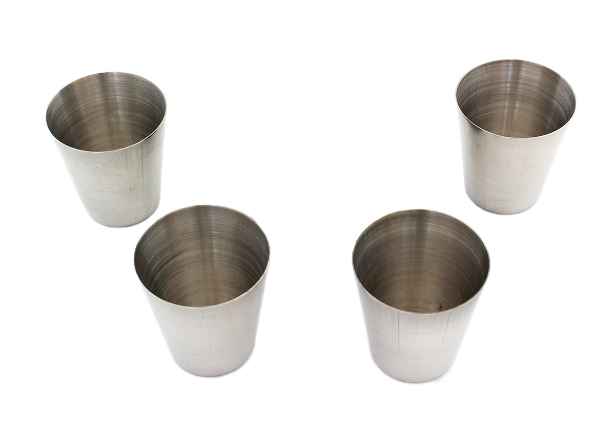 4 ks kovových panákov v koženkovom puzdre