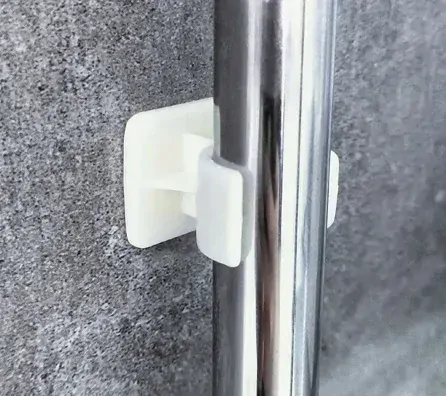 Kúpeľňová polička nad práčkou alebo WC kovová