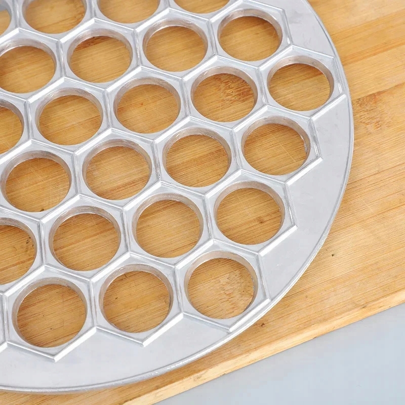 Vykrajovače forma na ravioli na výrobu knedlí