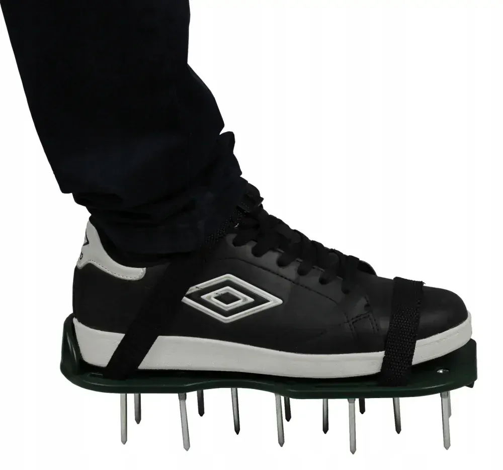 Aerator - prevzdušňovač trávy