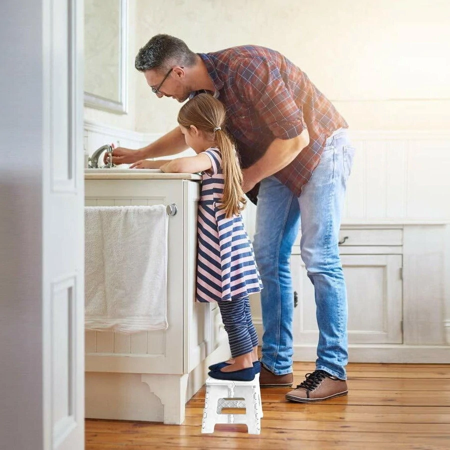 Taburet skladací schodík pevná stolička 22 cm